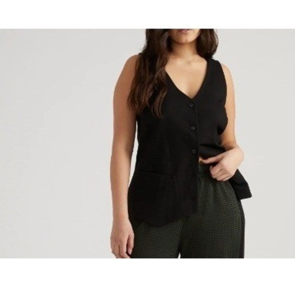 Universal Standard The Tailored Ponte Vest Button Up Waistcoat Sleeveless Black